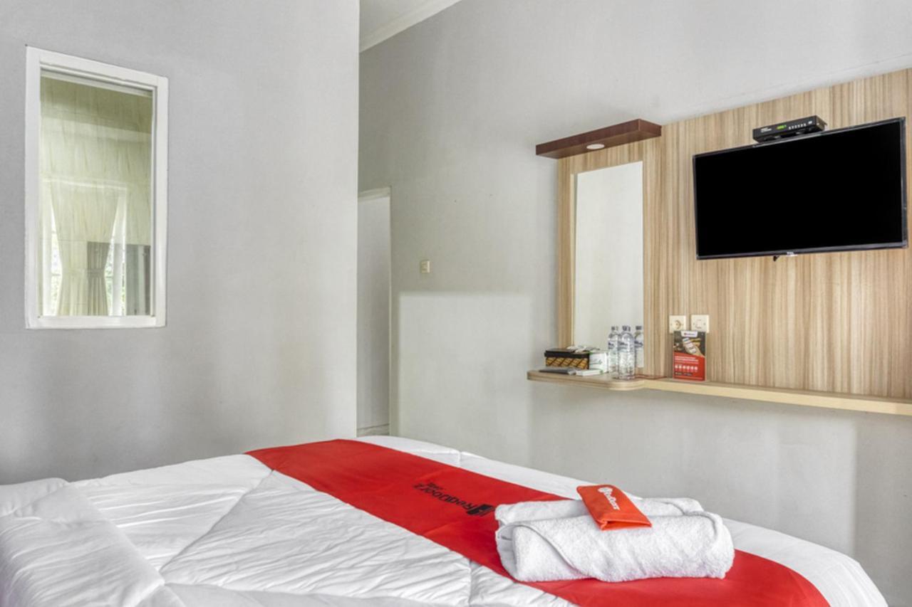 Hotel Reddoorz Near Sindu Kusuma Edupark 2 à Cebongan Extérieur photo