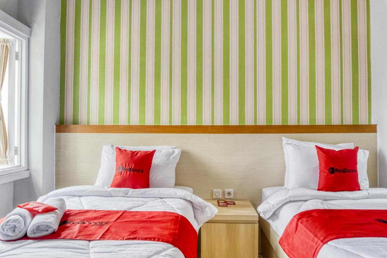 Hotel Reddoorz Near Sindu Kusuma Edupark 2 à Cebongan Extérieur photo