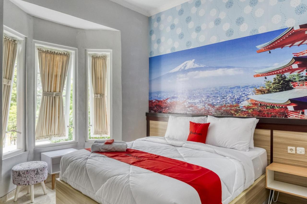 Hotel Reddoorz Near Sindu Kusuma Edupark 2 à Cebongan Extérieur photo