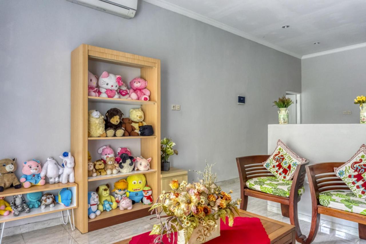 Hotel Reddoorz Near Sindu Kusuma Edupark 2 à Cebongan Extérieur photo